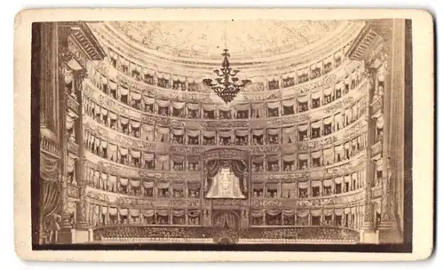 Fotografie Felice Crespi, Milano, Ansicht Milano, Blick in das Teatro la scala, Opernhaus