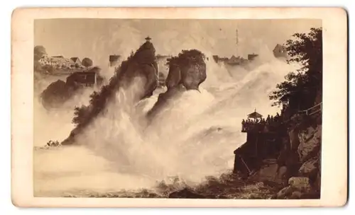 Fotografie unbekannter Fotograf, Ansicht Schaffhausen, Blick auf den Rheinfall in voller Gischt