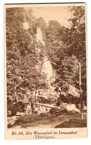 Fotografie unbekannter Fotograf, Ansicht Brotterode, Der Wasserfall im Drusenthal