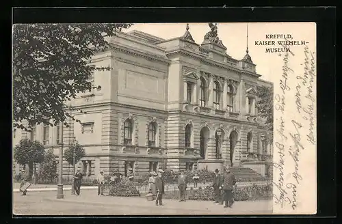 AK Krefeld, Passanten vor dem Kaiser-Wilhelm-Museum