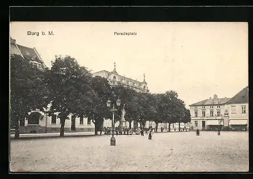 AK Burg b. Magdeburg, Paradeplatz mit Café Roland