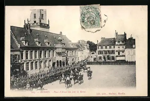 AK Hesdin, Place d'Armes un jour de Revue