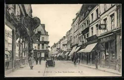 AK Arras, La Rue Saint-Aubert