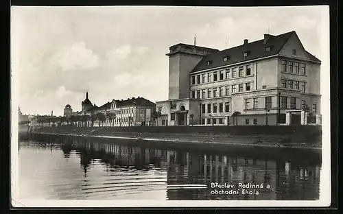 AK Breclav, Rodinná a obchodni skola