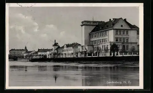 AK Lundenburg, Ortspartie am Fluss