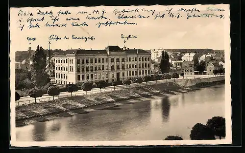 AK Lundenburg, Grosses Gebäude an Flusspartie