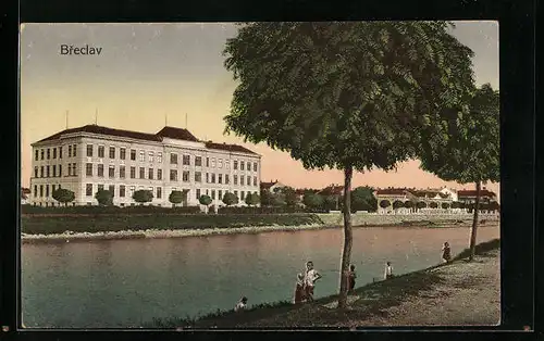AK Breclav, Kinder am Flussufer