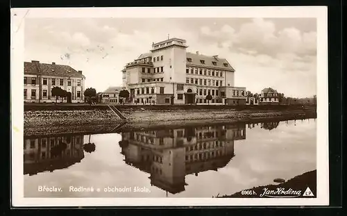 AK Breclav, Rodinná a obchodni skola