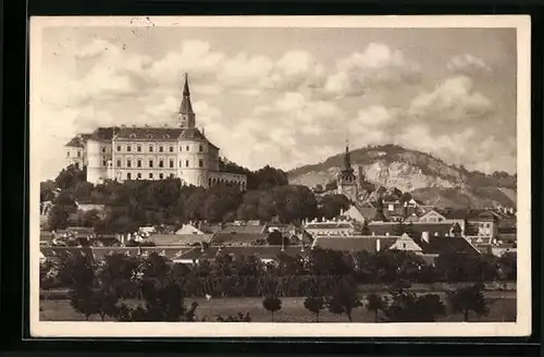 AK Nikolsburg N. D., Totalansicht mit Blick zum Schloss