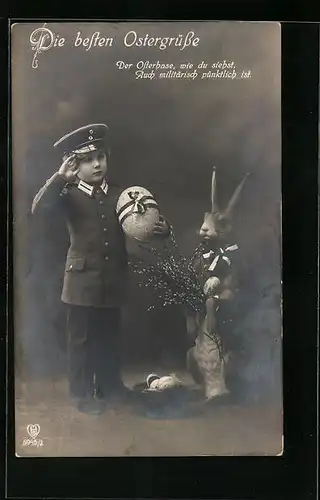AK Kleiner Soldat mit Osterei