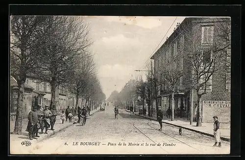 AK Le Bourget, Place de la Mairie et la rue de Flandre