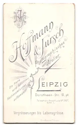 Fotografie Hoffmann & Jursch, Leipzig, Dorotheenstr. 10, Junge hübsche Frau in schönem Kleid