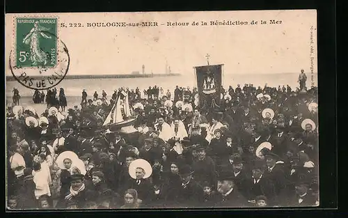 AK Boulogne-sur-Mer, Retour de la Bénédiction de la Mer