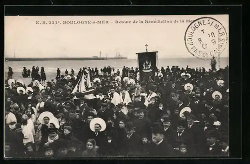 AK Boulogne-sur-Mer, Retour de la Bénédiction de la Mer