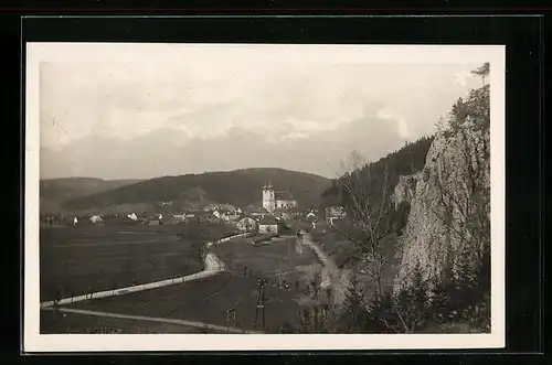 AK Sloup, Ortsansicht aus der Ferne