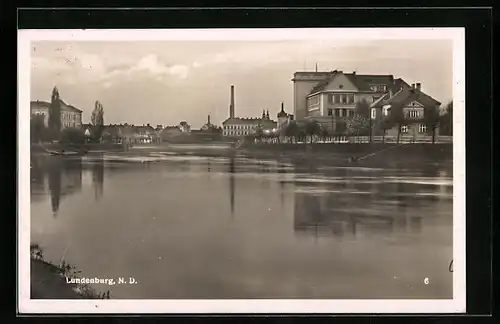 AK Lundenburg, Flusspartie mit Brücke