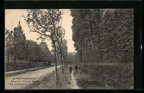 AK Montfermeil, Avenue Victor Hugo, Le Rideau de Verdure