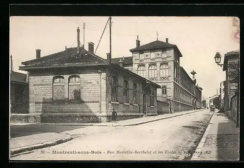 AK Montreuil-sous-Bois, Rue Marcelin-Berthelot et les Ecoles