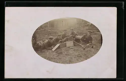 Foto-AK Soldaten bei Schiessübung mit MG 08