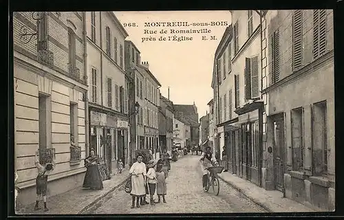 AK Montreuil-sous-Bois, Rue de Romainville près de l`Eglise