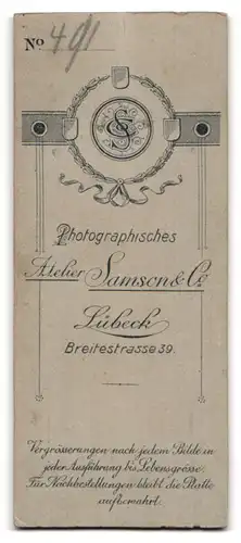 Fotografie Samson & Co., Lübeck, Breitestrasse 39, Junge Frau mit gelangweiltem Blick