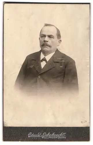Fotografie Eduard Lieberknecht, Villingen, Brigachstr. 7, Alter eleganter Mann mit Schnurrbart