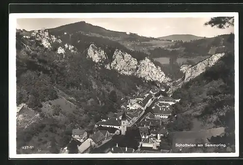 AK Schottwien a. Semmering, Ortsansicht aus der Vogelschau mit Felsen