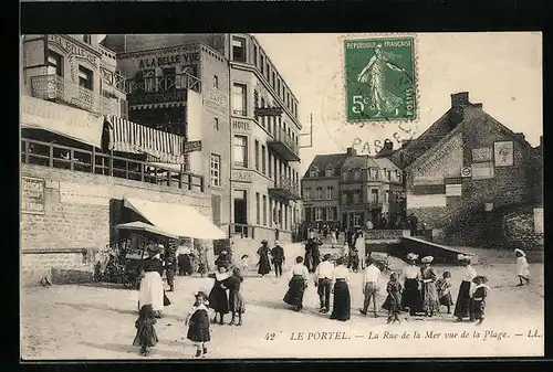 AK Le Portel, La Rue de la Mer vue de la Plage