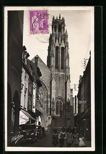 AK Arras, Rue de la Housse, Eglise Saint-Jean Baptiste