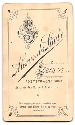 Fotografie Alexander Strube, Löbau i. S., Poststr. 309, Portrait Mädchen im Kleid mit ihrem Hund im Atelier, Blumenkorb