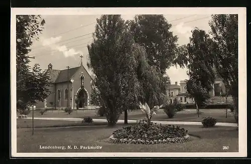 AK Lundenburg, Parkpartie mit Kirche