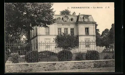 AK Pierrefitte, La Mairie