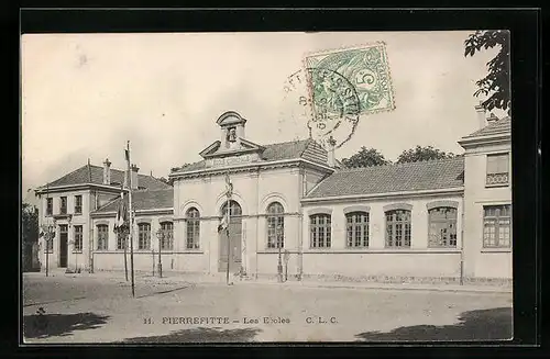 AK Pierrefitte, Les Ecoles