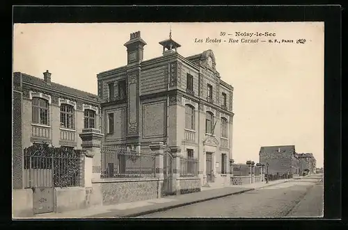 AK Noisy-le-Sec, Les Écoles, Rue Carnot