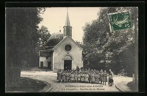 AK Notre-Dame-Des-Anges, La Chapelle, Sortie de la Messe