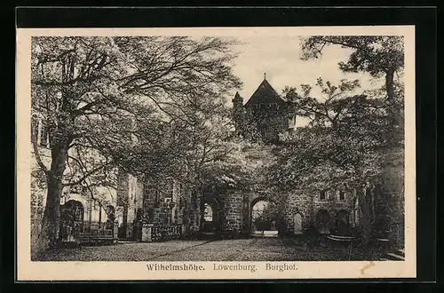 AK Wilhelmshöhe, Burghof der Löwenburg