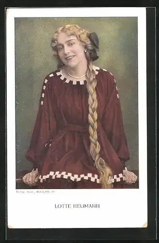 AK Schauspielerin Lotte Neumann im Kostüm einer Filmrolle