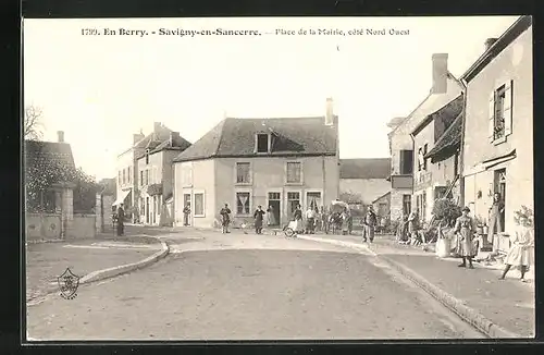 AK Savigny-en-Sancerre, Place de la Mairiè, cotè Nord Ouest