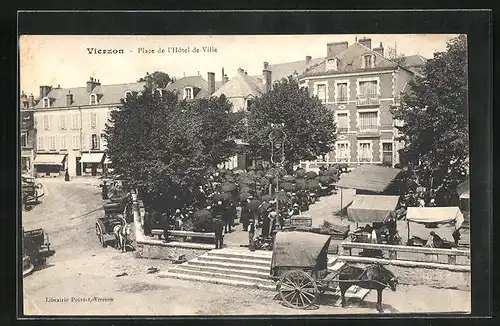 AK Vierzon, Place de l`Hotel de Ville