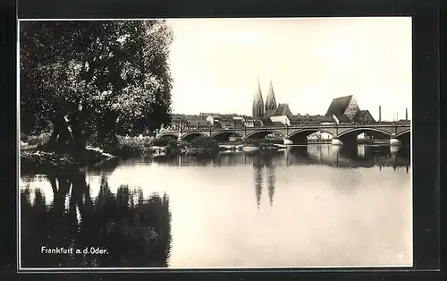 AK Frankfurt /Oder, Blick über die Oderbrücke zur Stadt