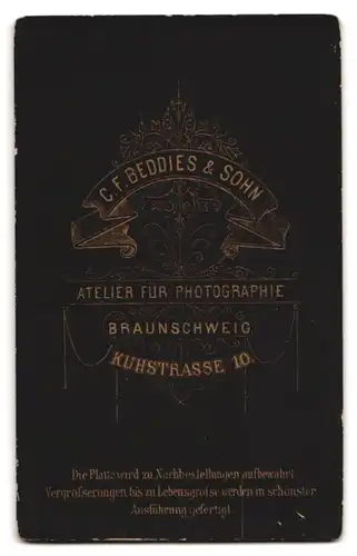 Fotografie C. F. Beddies & Sohn, Braunschweig, Kuhstr. 10, Portrait blondes Mädchen mit Amulett-Halskette