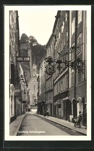 AK Salzburg, Getreidegasse mit Hotel Horn