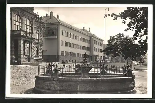 AK Vsetin, Gebäude und Brunnen