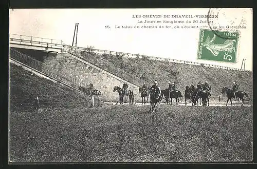 AK Draveil-Vigueux, les Gréves, la Journée Sanglante du 30 Juillet, le talus du chemin de fer, Streik