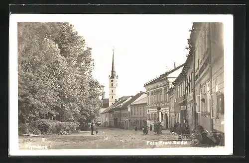 AK Frymburk, Strassenpartie mit Anwohnern