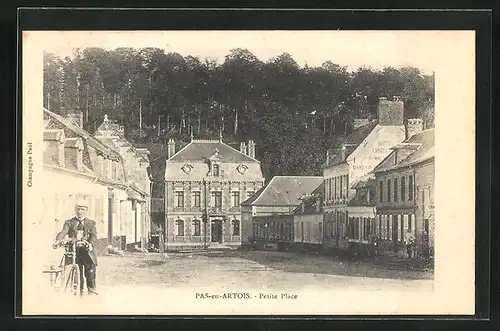 AK Pas-en-Artois, Petite Place
