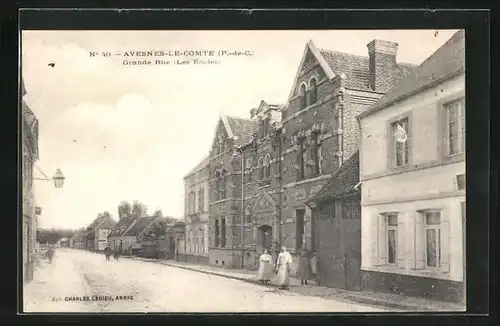 AK Avesnes-le-Comte, Grande Rue, les Ecoles