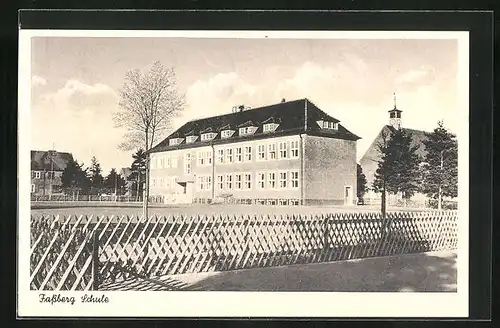 AK Fassberg, Blick auf die Schule