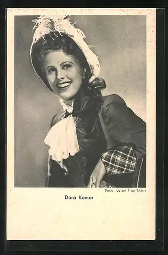 AK Schauspielerin Dora Komar im Kostüm einer Filmrolle