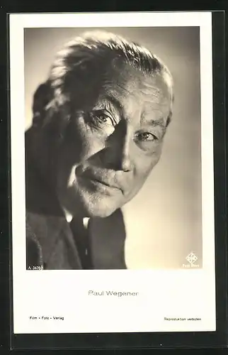 AK Schauspieler Paul Wegener in die Kamera schauend